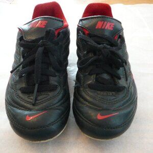 Nike Black Silver Red Cleats Soccer Shoes Boys Girls Size 12.5C Children's Kid's